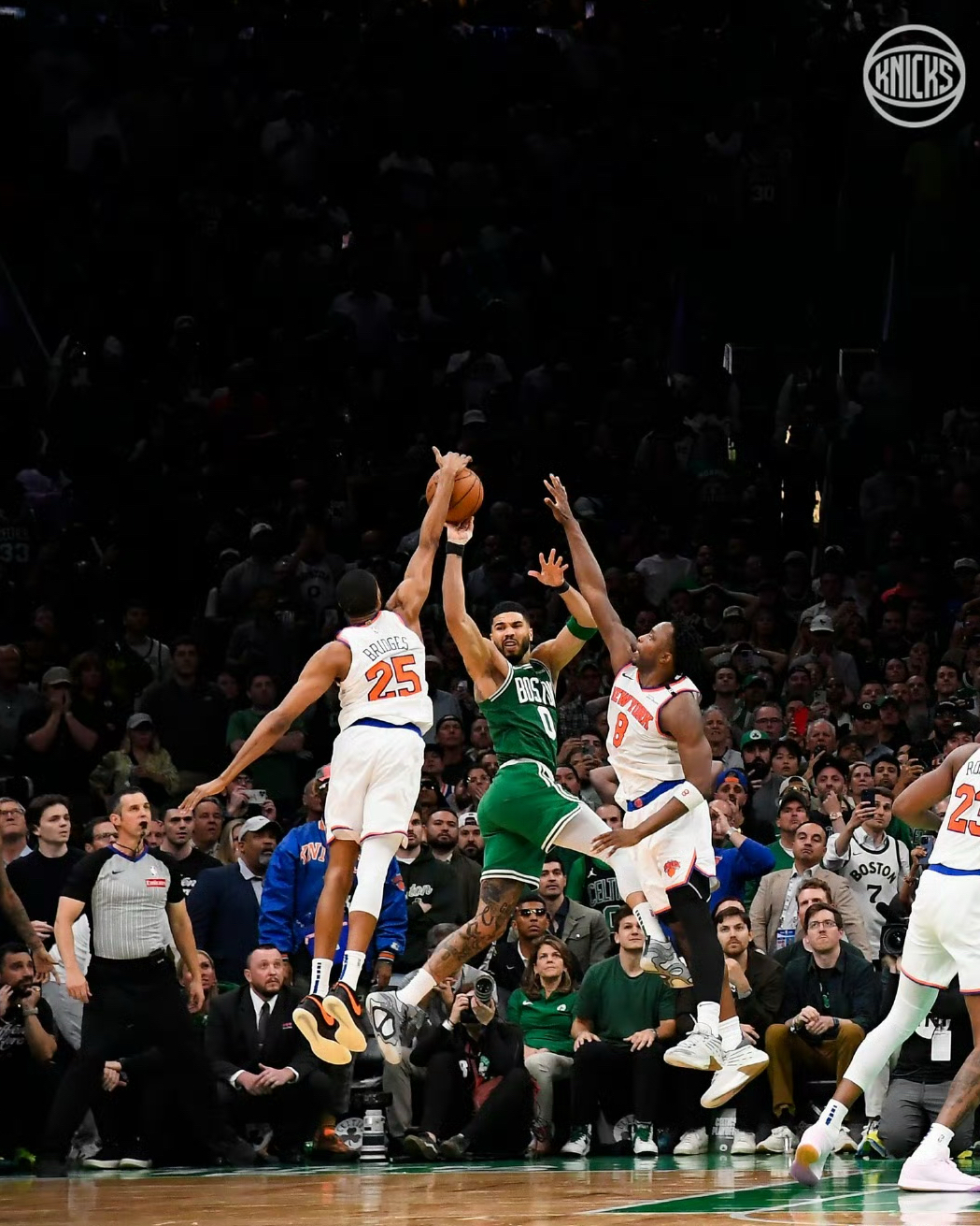 开云平台-凯尔特人B队绝地反击勇士B队，詹姆斯制霸全场